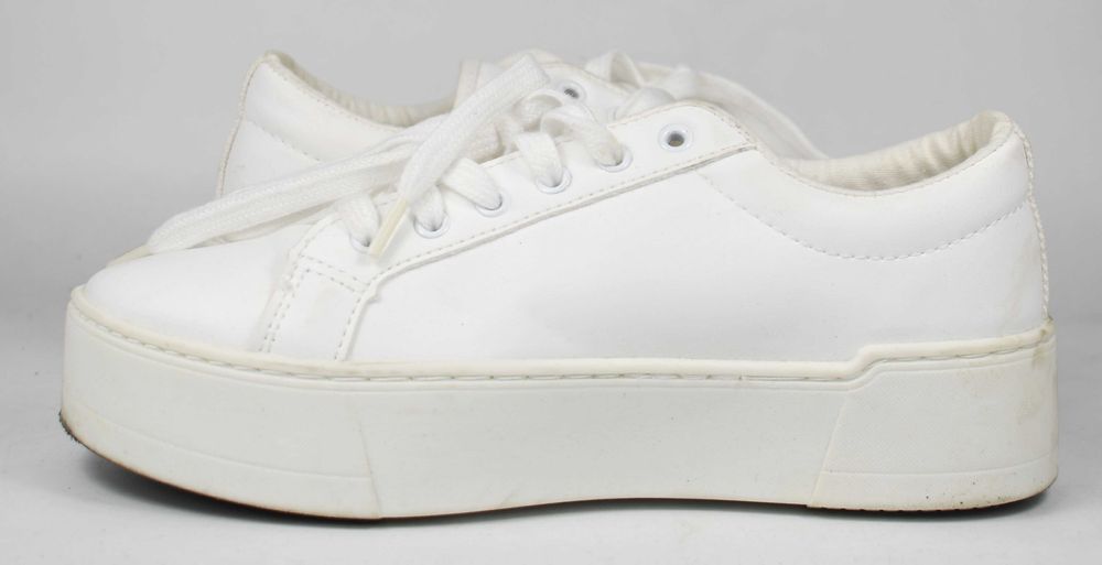 Używane  trampki damskie Levi's Tijuana 2.0 rozmiar 36