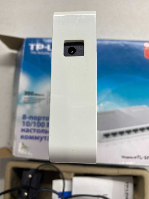 Комутатор TP-LINK TL-SF1008D 8-портовий 10/100 Мбіт/с настільний