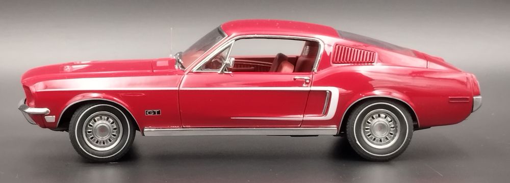 1:18 AUTOart 1968 Ford Mustang GT 390 Red
