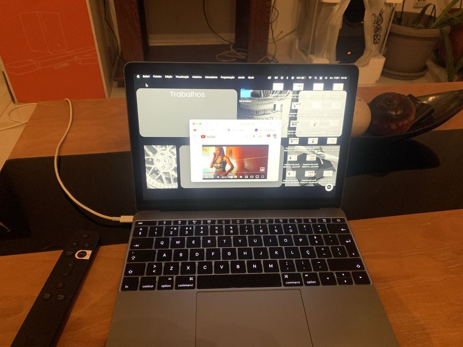 Vendo Macbook  ano 2016  12 polegadas