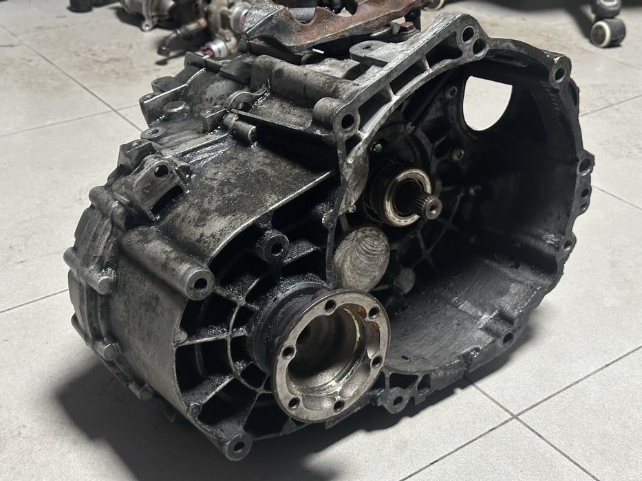 Кпп коробка передач 6-ст шкода а5 пассат б6 skoda a5 passat b6 JLU