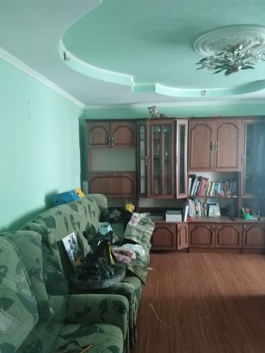 Продасться трьохкімнатна квартира