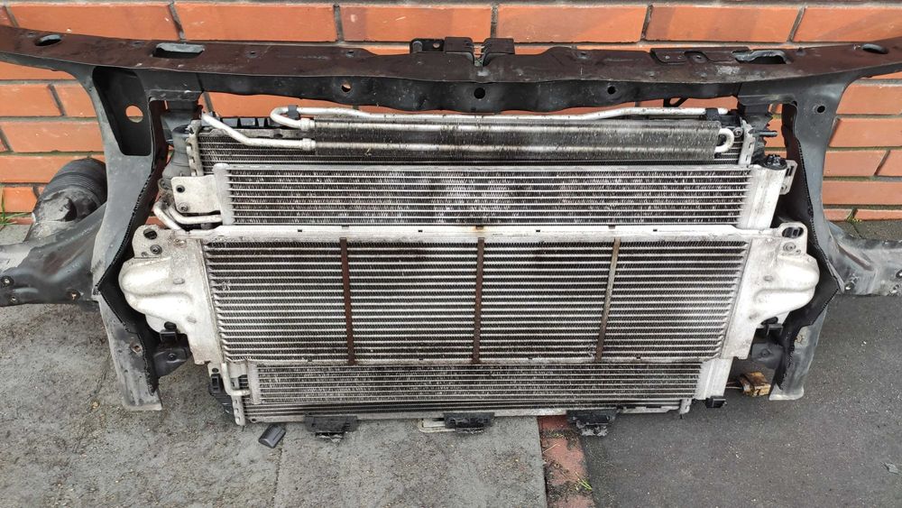 VW TRANPOSRTER T5 2.5 TDI Pas przedni kompletny chłodnice