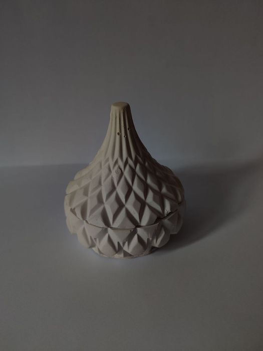 Гіпсова вазочка для прикрас