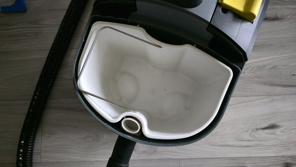 Odkurzacz Piorący Karcher Puzzi 10/1 w idealnym stanie