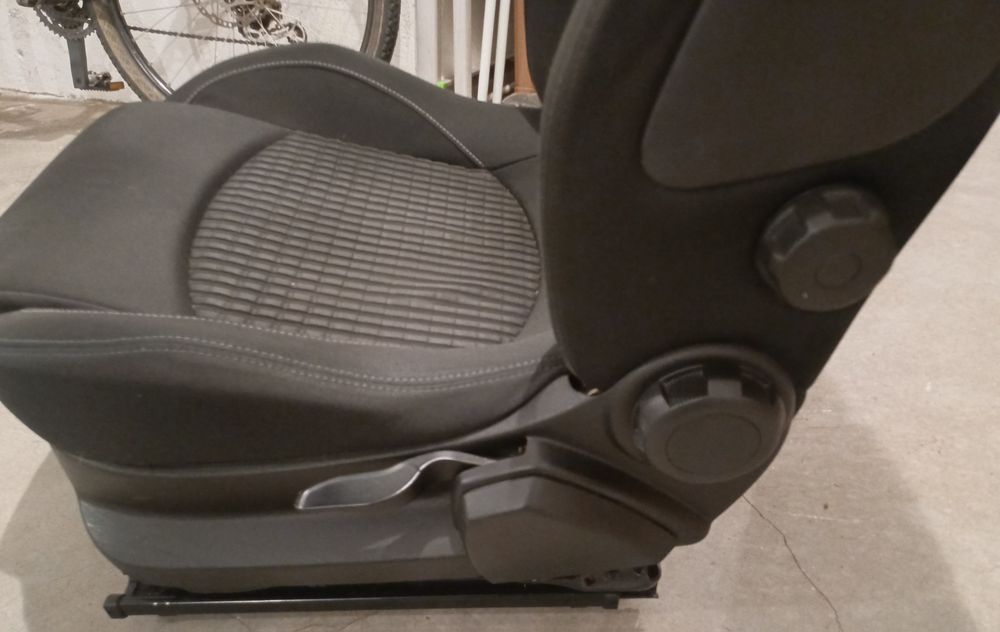 Banco Alfa Romeo Mito frente