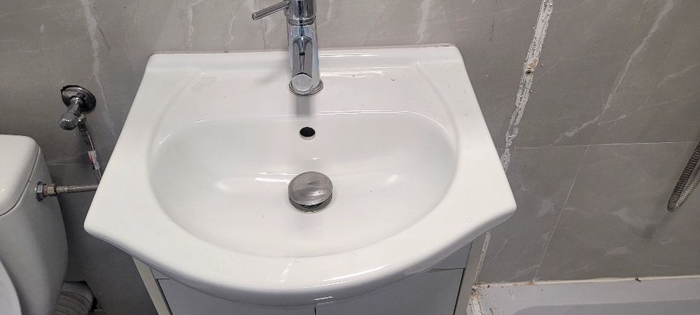 Umywalka 50 cm gł. 43 cm