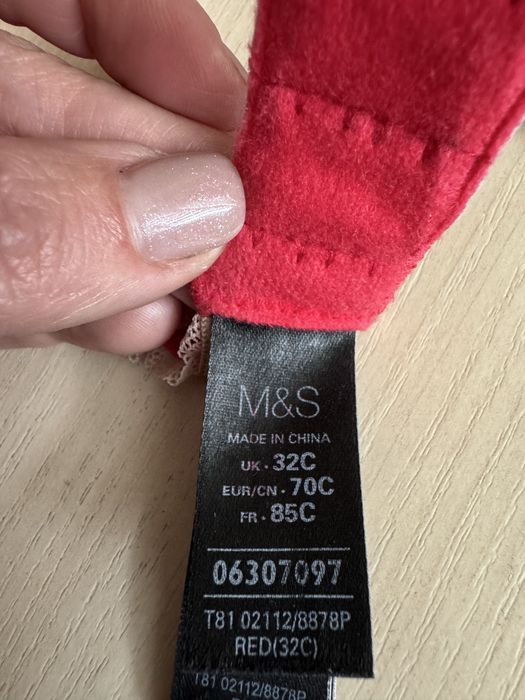 Продам бюстгалтери