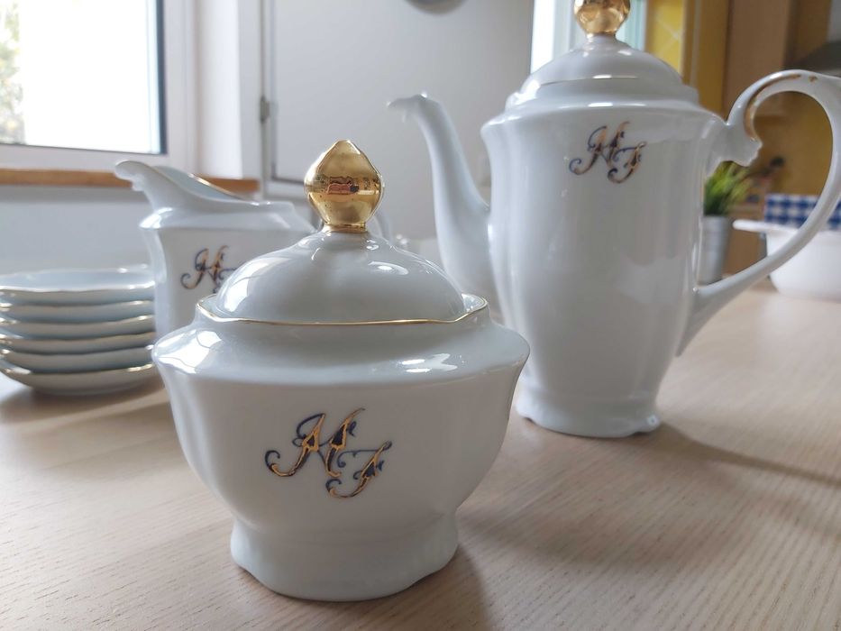 Serviço de café pintado à mão