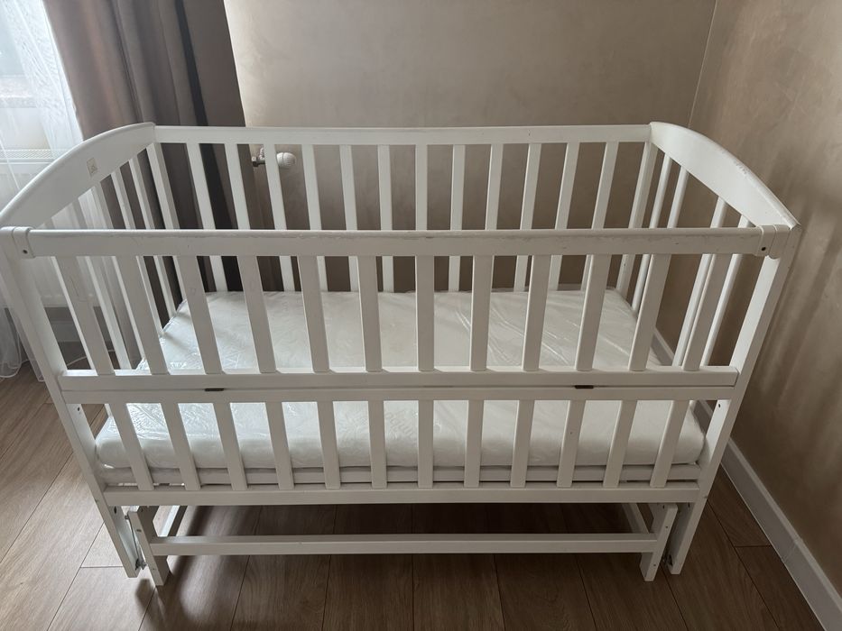 Дитяче ліжечко + новий матрац