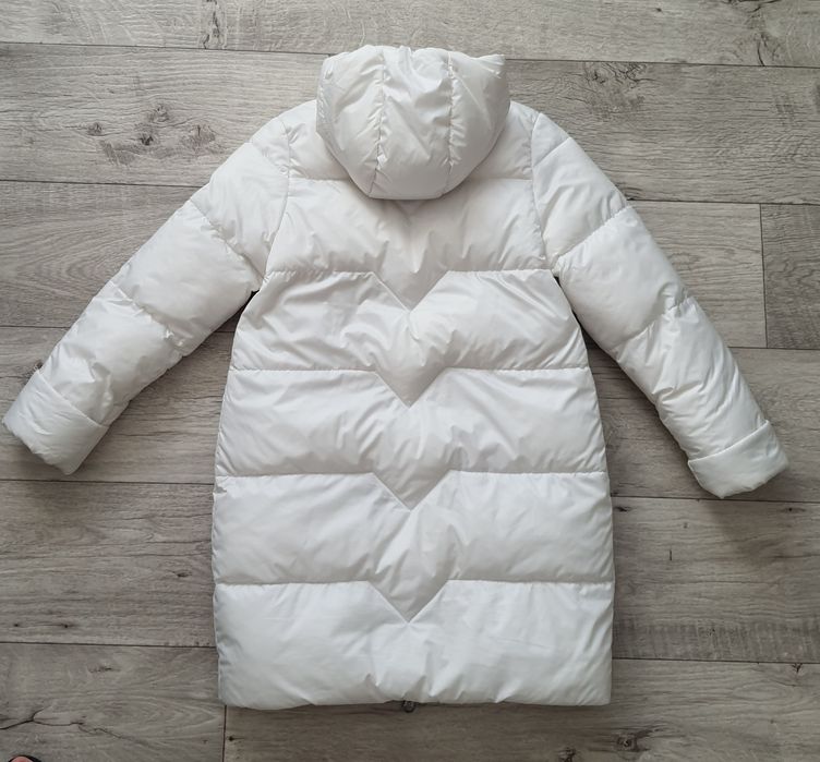 Зимнее пальто на девочку 9-10 лет ,состояние идеальное