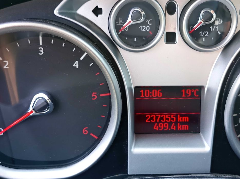 Auto Ford kuga