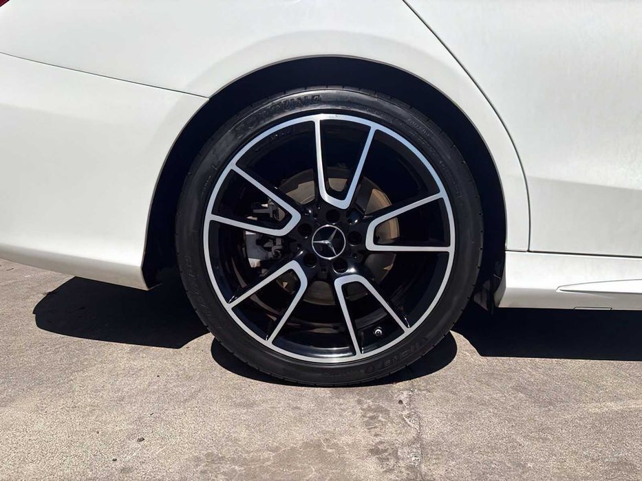 Mercedes-Benz C-Class      2017