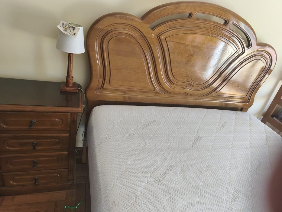 Cama de casal + estrado + colchao