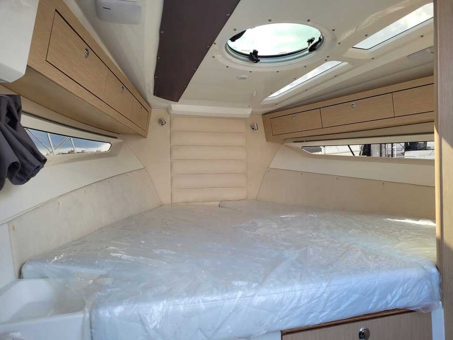 Łódź PARKER 800 Cruiser USZKODZONA