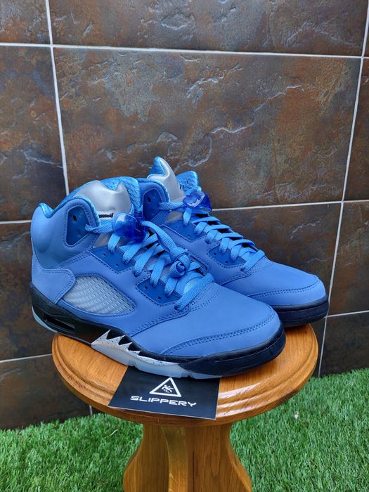 Air Jordan 5 UNC
