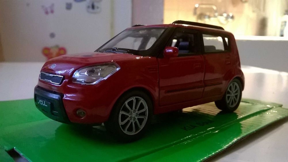 KIA Soul model metalowy z plastikowymi elementami skala 1:34 WELLY