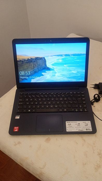 Portátil Asus E402Y