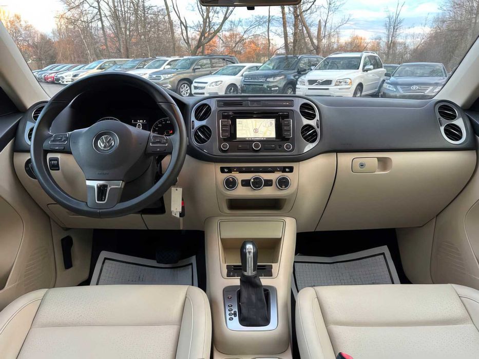 Volkswagen Tiguan SE 4Motion      2013