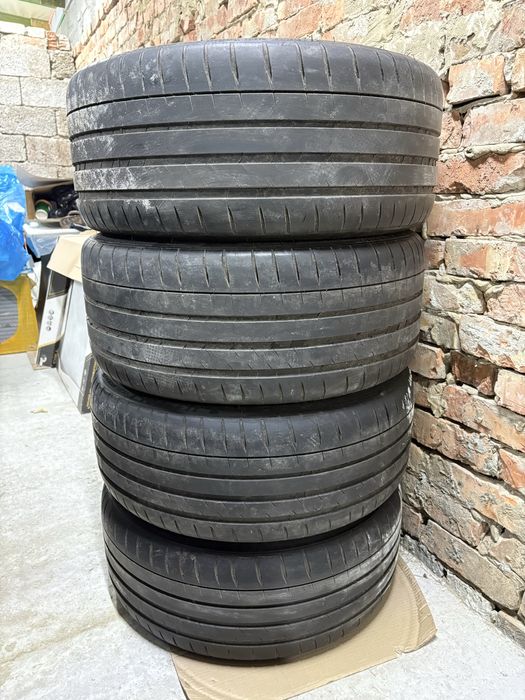 Літня резина Michelin Pilot Sport 4S 245-30 ZR19