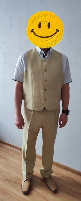 Sprzedam garnitur męski.