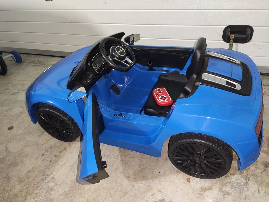 Audi R8 Spyder 12V c/ Controlo Remoto