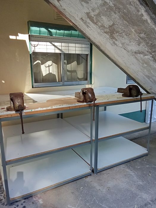 Bancada de trabalho com 3 tampos de 2 ,15 m  Comprimento