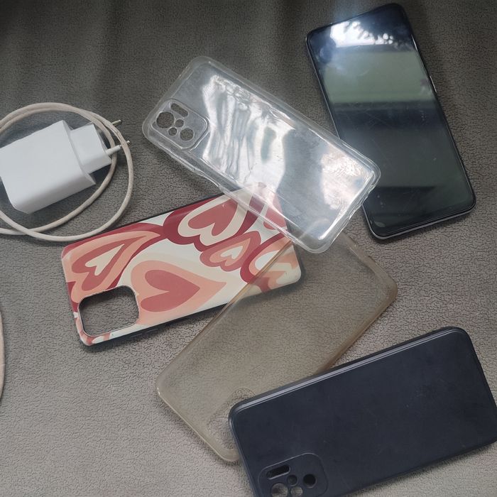 Xiaomi Redmi note 10 S 64 GB w super stanie gratis 4 dodatkowe etui