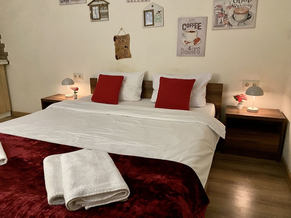 ПЛОЩА РИНОК Центр погодинно подобово