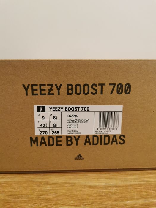 Yeezy Boost 700 Analog