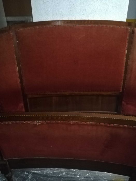Cama Casal antiga forro Bordeaux