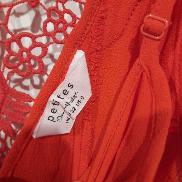 Sukienka damska krótka koronka na plecach