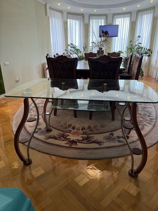 Кухонний стіл скляний