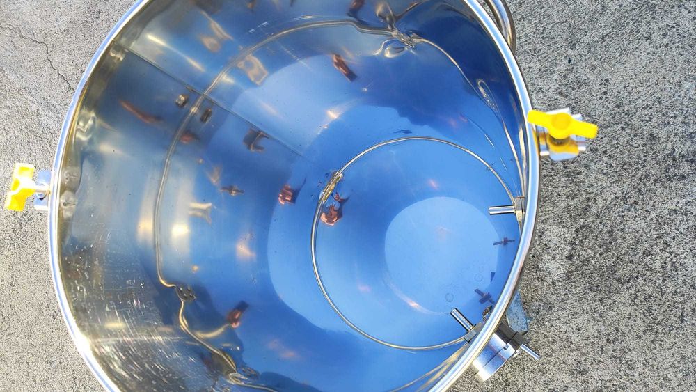 Fermentador refrigerado em Inox com fundo plano - Polsinelli - 100 Lts