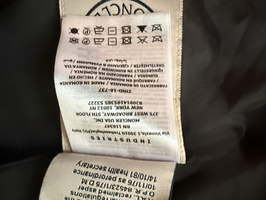 Wiatrówka z kapturem Moncler XS, stan bdb