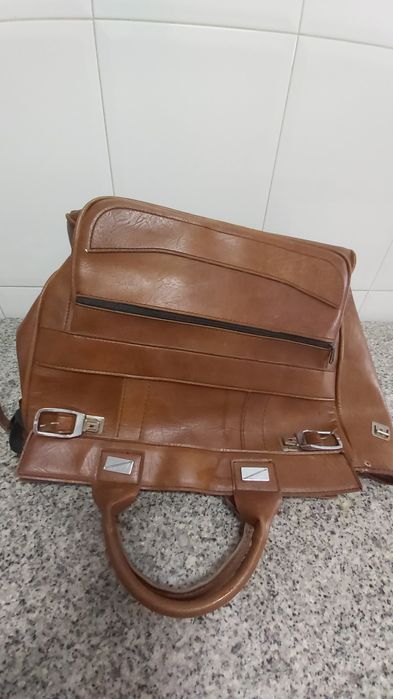 7€ Vendo bolsa, de viagem,em couro camel