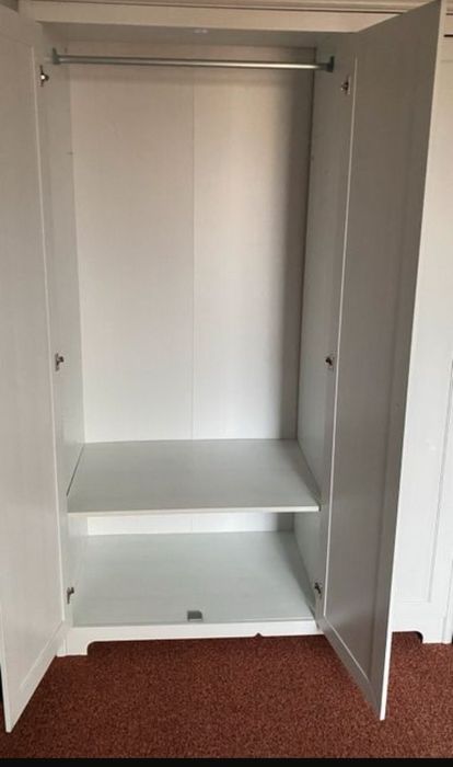 Szafa Ikea Aspelund z lustrem - biała bejca