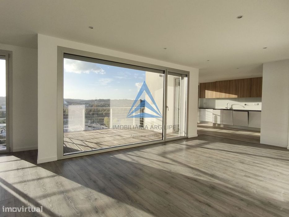 Apartamento T4 - Condomínio Fechado