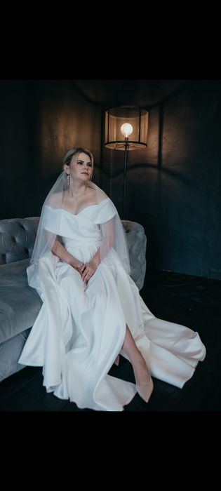 Продаю весільну сукню