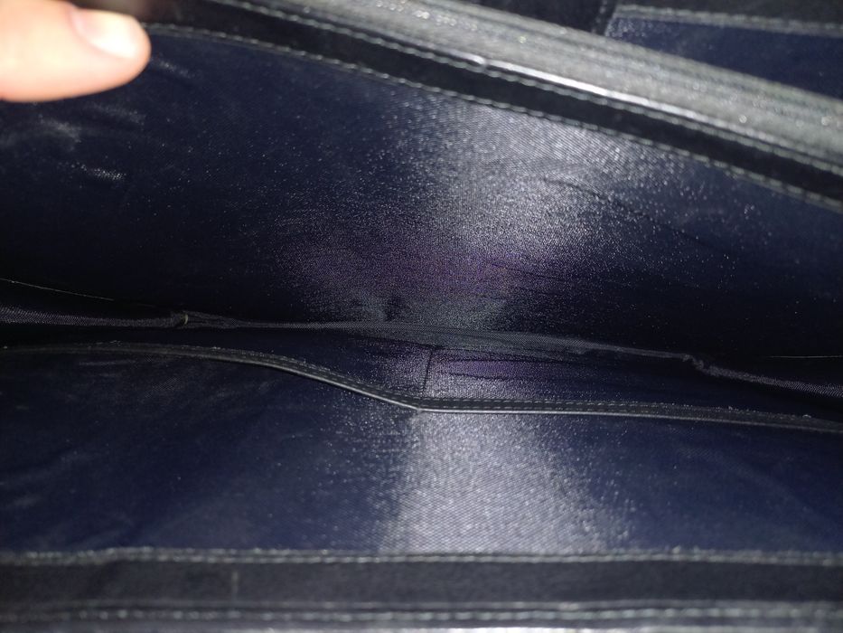 Продам чорний шкіряний портфель Luciano Carvari в Дніпрі