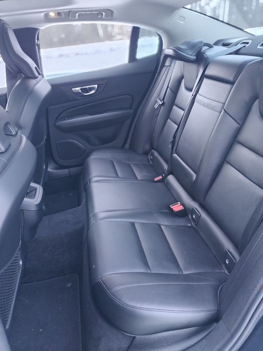 Volvo S60 III 2.0 T5 250 KM AWD 2021 43 tys. km | Full LED | R-design