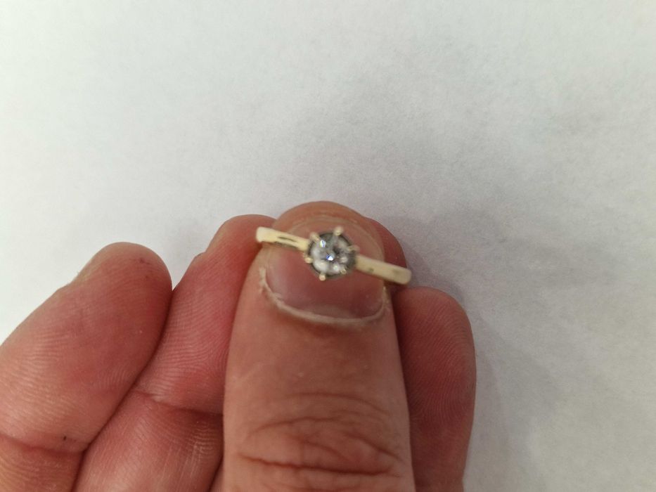 APART! Złoty pierścionek/ 585/ 2.37 gram/ R10/ DIA 0.23 CT/ certyfikat