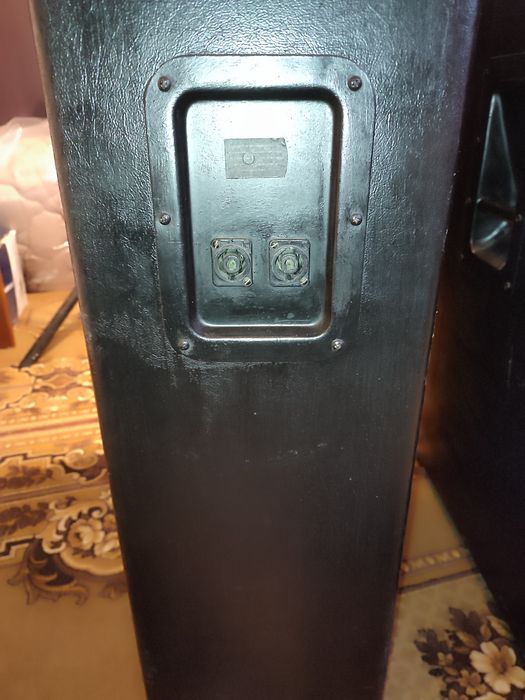 Продам музичну Акустику в дуже гарному стані,