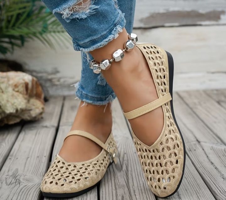 Босоніжки жіночі