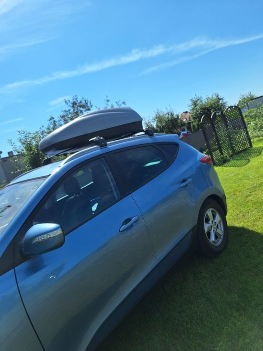Relingi dachowe plus dachbox do Hyundai ix35 Tucson 2015 rok