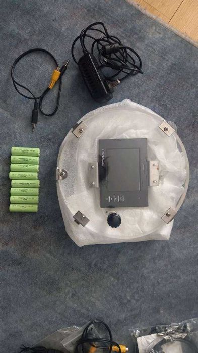 Canon XF100 z obudową podwodną Equinox i akcesoriami.