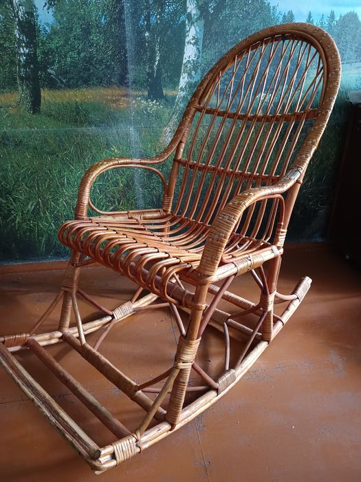 Крісло гойдалка з лози