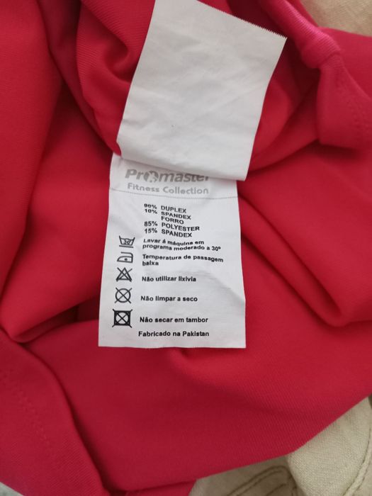 Blusa desportiva nova com cavas