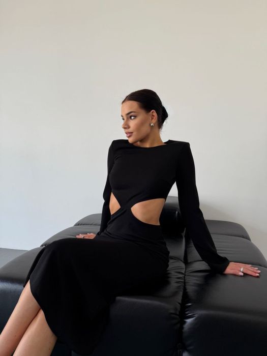 Червона,чорна сукня