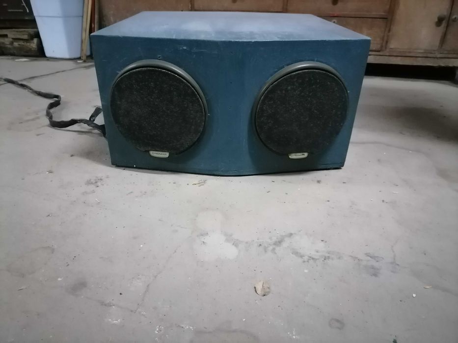 Sound amplification column for vehicle use. Used.64739780103938120